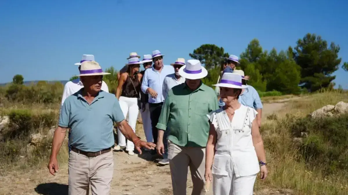 Marian Cano parlant durant la jornada de la Floració de la Lavanda de Ademuz.