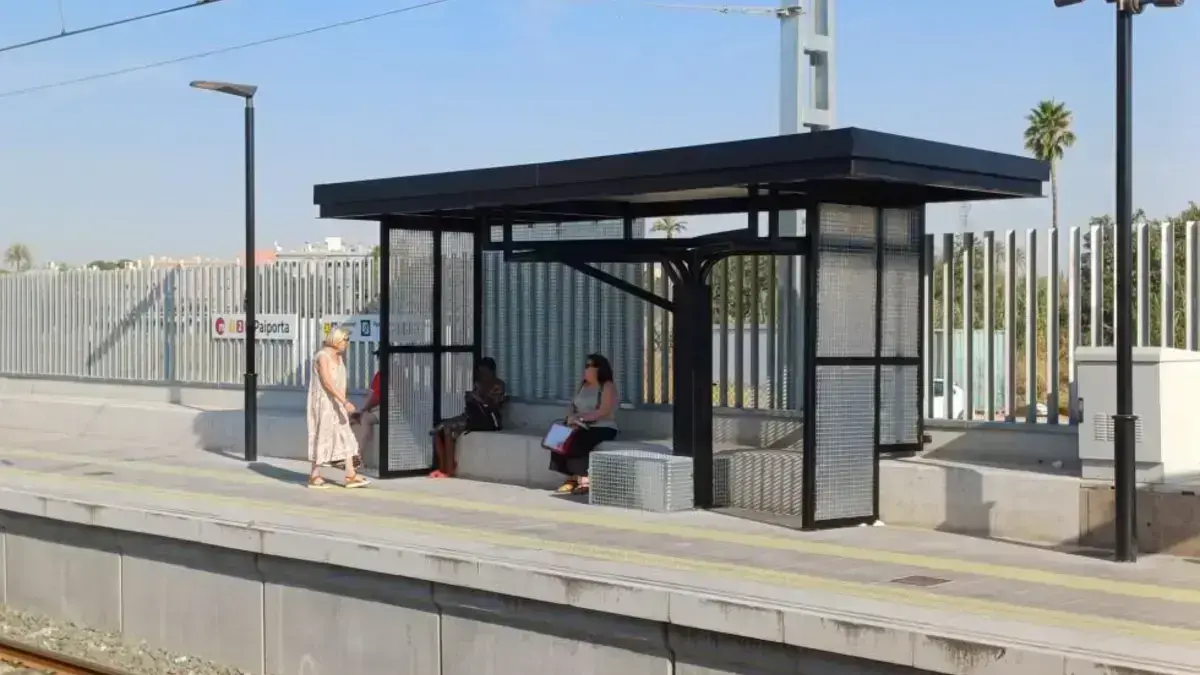 Marquesines en l’estació de Paiporta de Metrovalencia