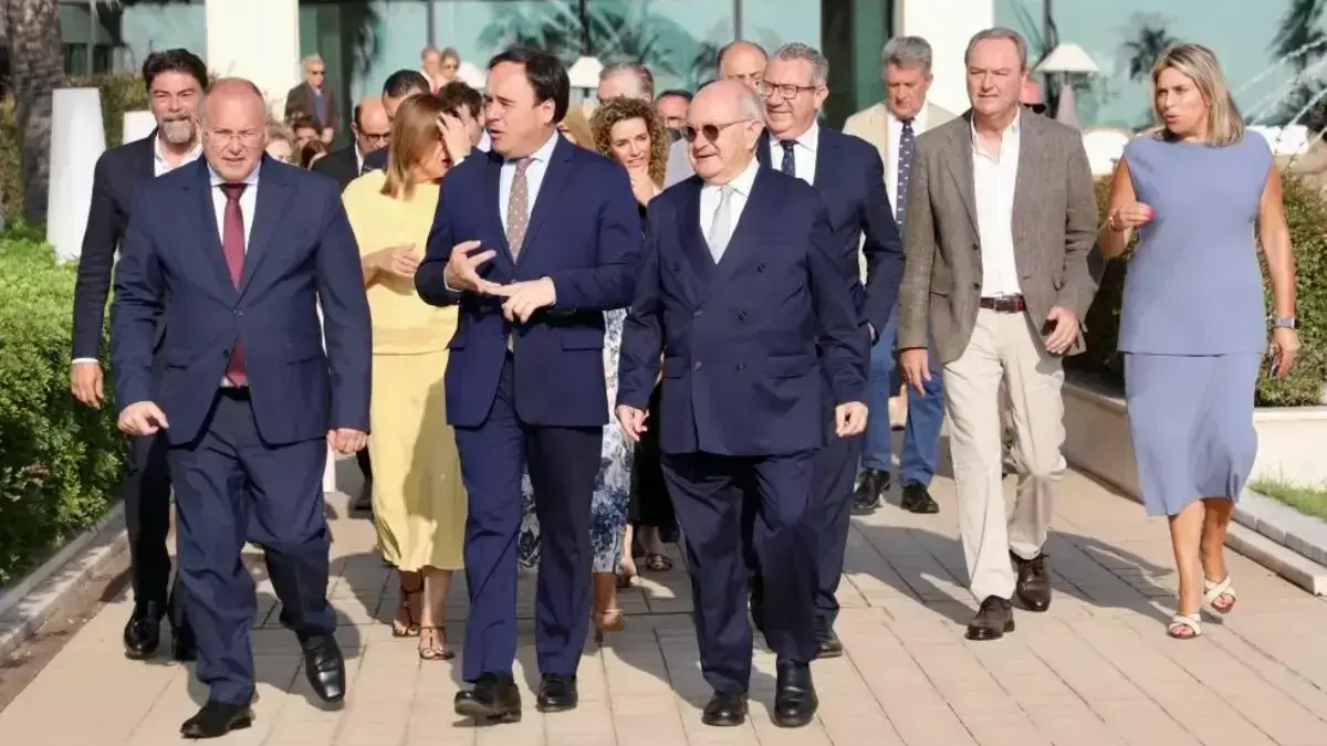 Pérez Llorca anuncia una dotació extraordinària per a la climatització dels centres escolars