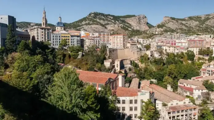 Logotip o acte de reconeixement de la Generalitat a Alcoy com a Municipi Turístic d’Excel·lència.