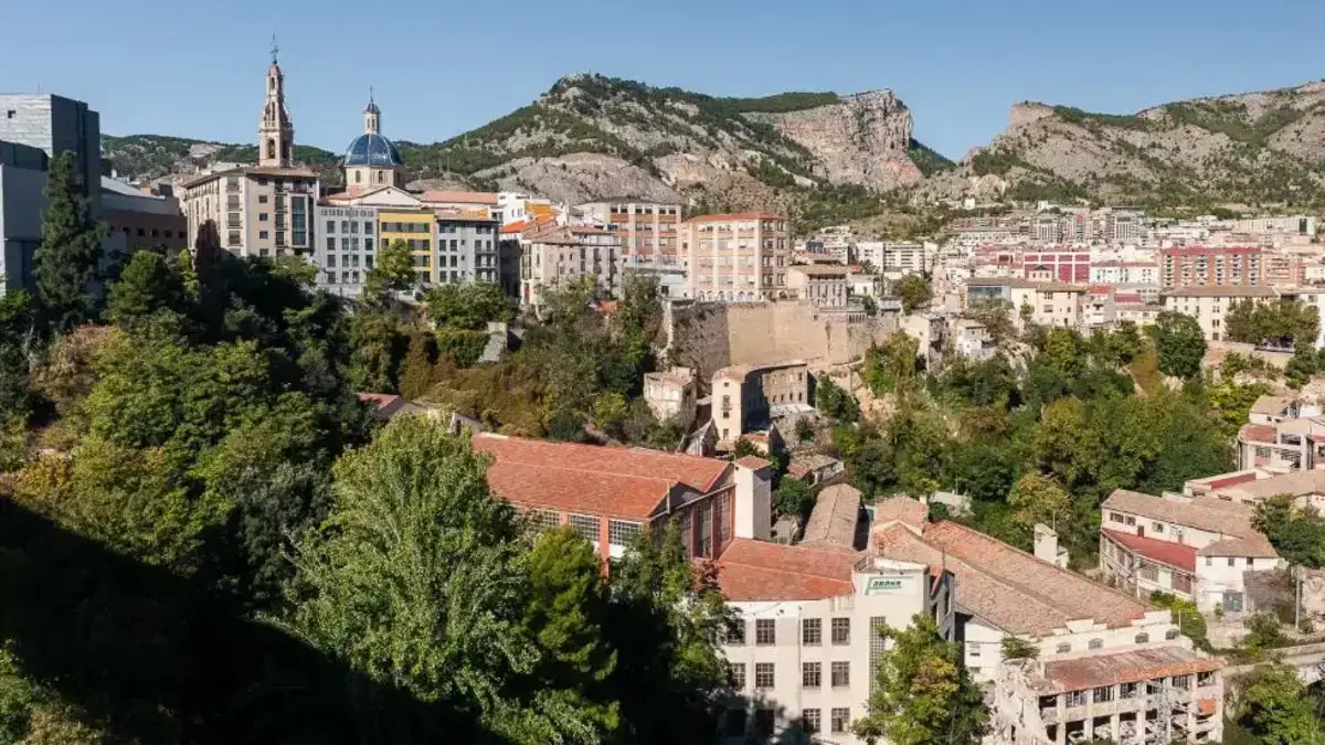 Logotip o acte de reconeixement de la Generalitat a Alcoy com a Municipi Turístic d’Excel·lència.