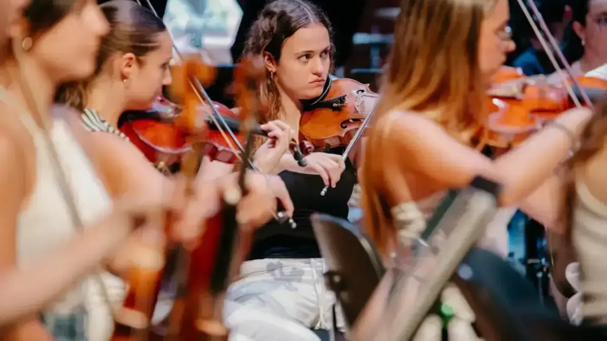 Concert de la Jove Orquestra de la Generalitat durant la Trobada d’Estiu a Utiel, Llíria i Cullera.