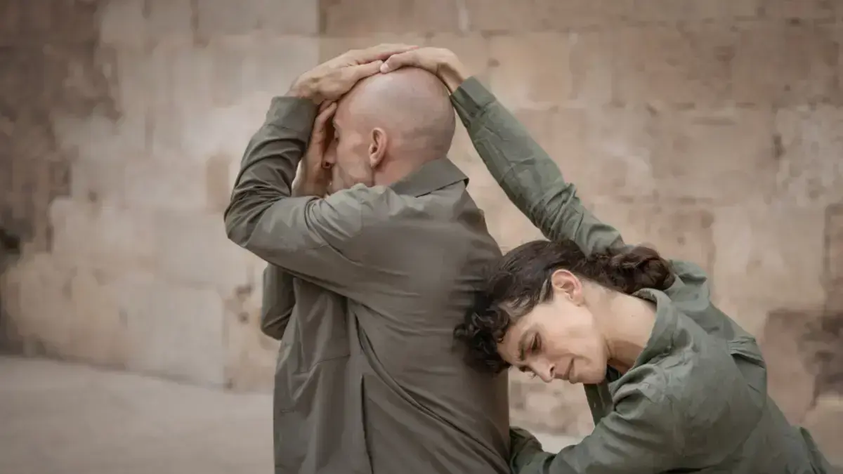 Participants del festival ‘FRESCA!’ amb escena de dansa, circ i teatre en el primer cap de setmana.
