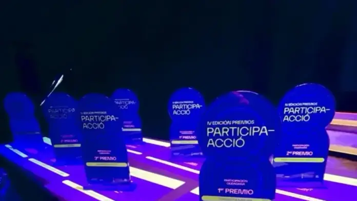 Cartell o informació sobre els V Premis Participa-Acció amb el termini fins al 10 d’agost