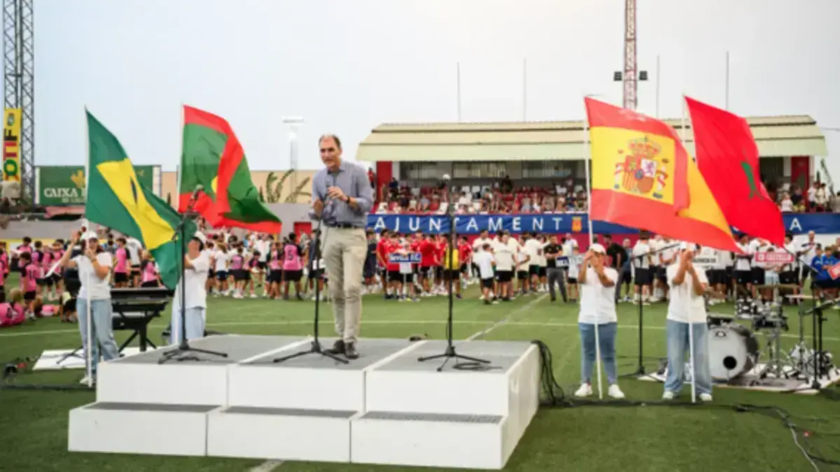 Luis Cervera participa en la inauguración del torneig COTIF a l’Alcúdia, amb motiu de la 42.ª edició.