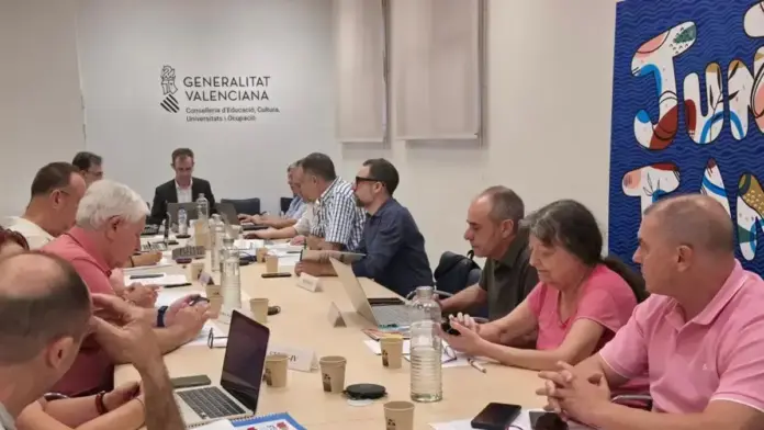Reunió de la Generalitat amb organitzacions sindicals i patronals de l’ensenyament concertat.