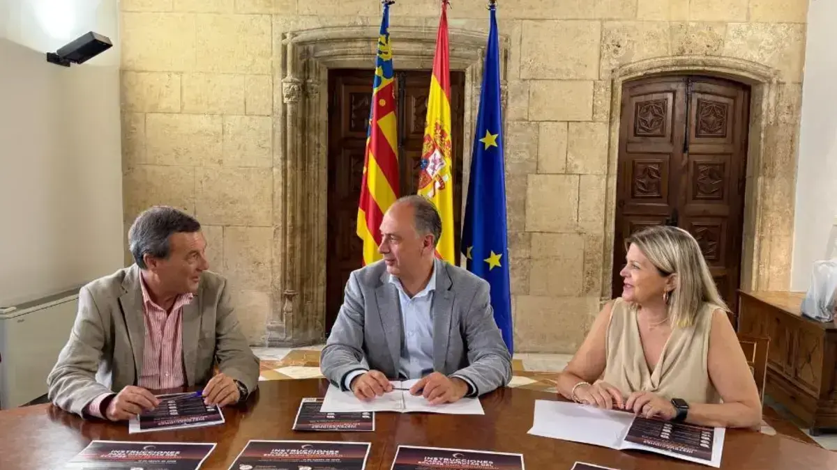 Cartell o comunicat de la Generalitat amb recomanacions per observar un eclipsi solar de forma segura.