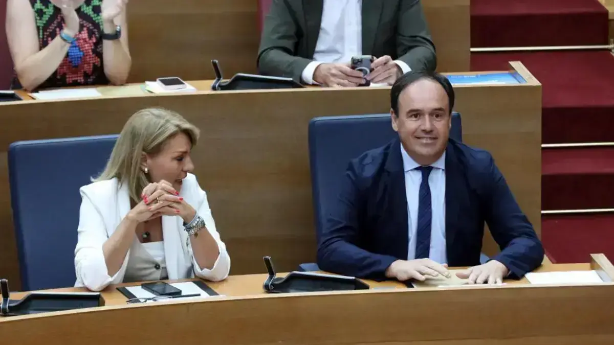 Pérez Llorca, present en la votació de la Llei d’Acompanyament als pressupostos de la Generalitat 2026