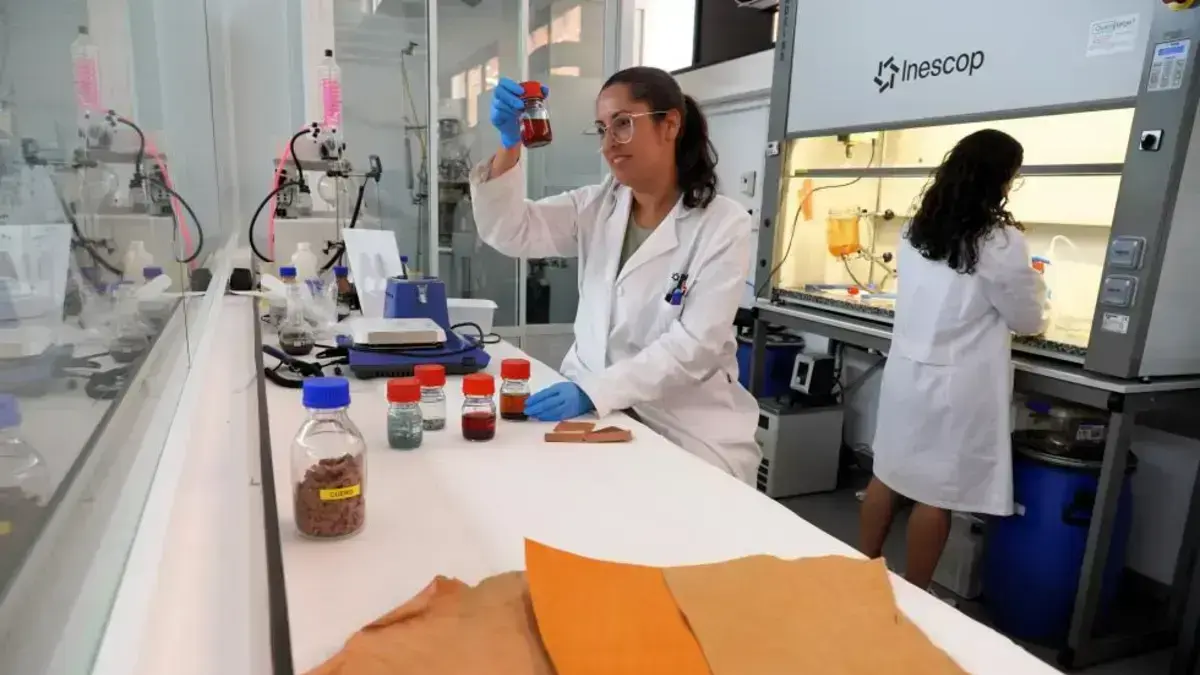 Centre tecnològic investigant amb suport d’Ivace+i per a projectes de recerca