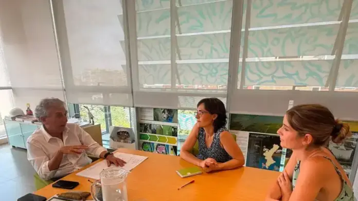 Senderos hipoalergènics i instal·lació de medidors de pol·len en un parc inundable