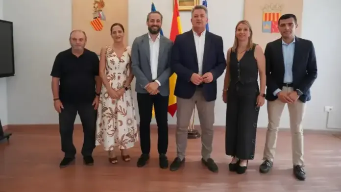 Representants de la Generalitat i l’Ajuntament d’Alcàsser signen un pla urbanístic de reconstrucció