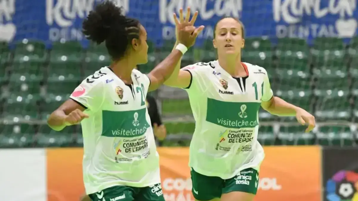 Dones esportistes beneficiàries d’ajudes de la Generalitat per a la conciliació esportiva i familiar.