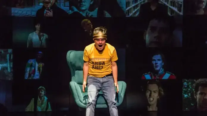 Escenari del Teatre Romà de Sagunt durant la representació «Hamlet» amb actors amb síndrome de Down.