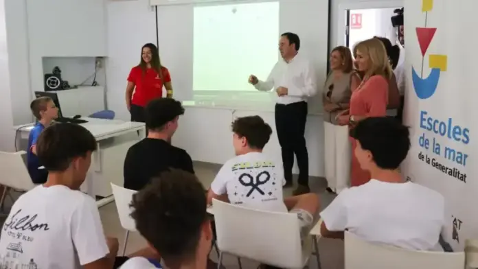 Pérez Llorca: ajudes de la Generalitat a entitats juvenils per a 120.000 joves Pérez Llorca parla sobre les ajudes de la Generalitat a entitats juvenils de la Comunitat Valenciana
