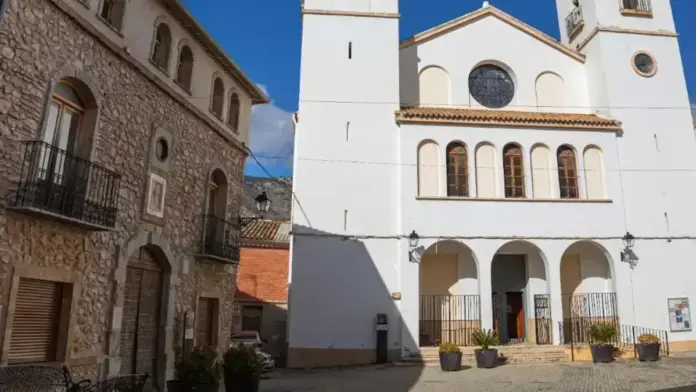 Façana i patrimoni d’un municipi d’Alacant, amb una ajuda per a la recuperació del patrimoni en risc de despoblament.