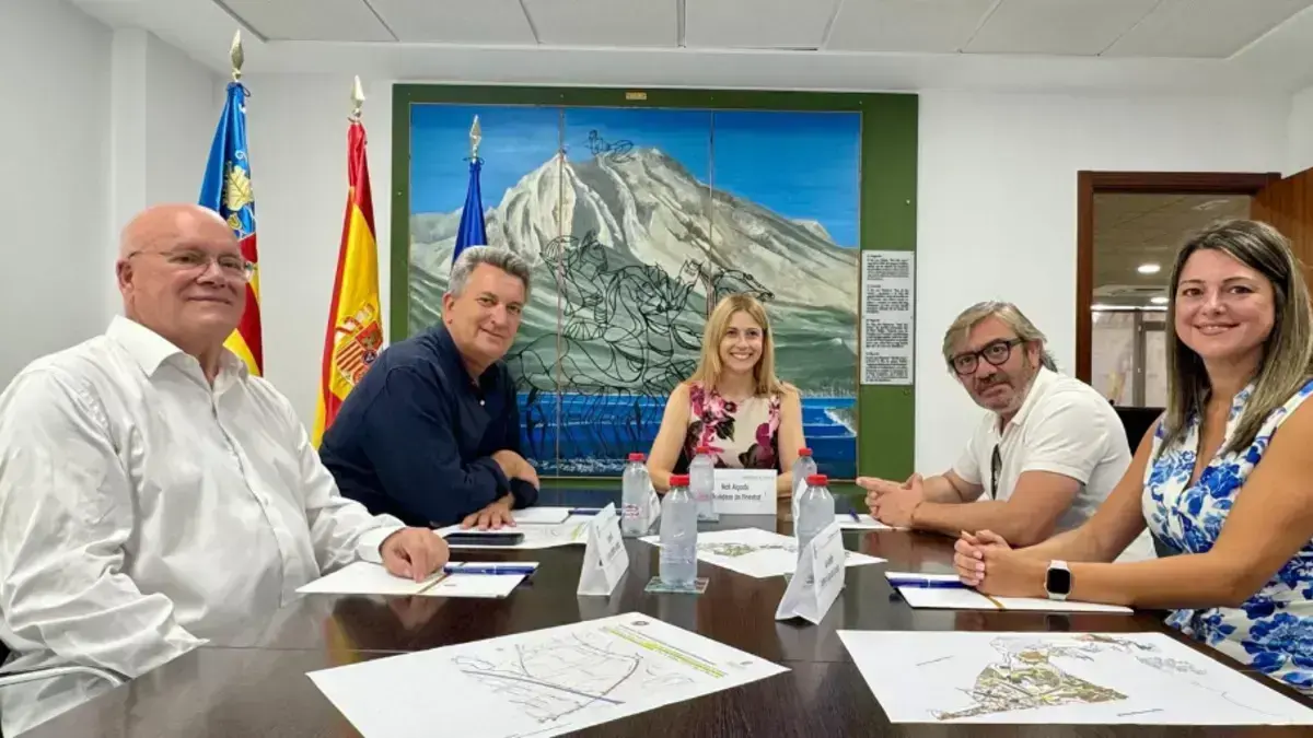 Autobús de transport públic al municipi de Finestrat, amb reforç del servei per la Generalitat.