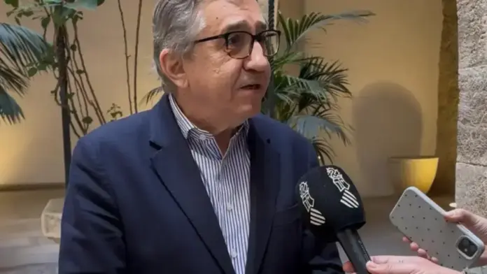 Rovira parla i reclama una negociació amb el ministre d’Hisenda davant de les autoritats