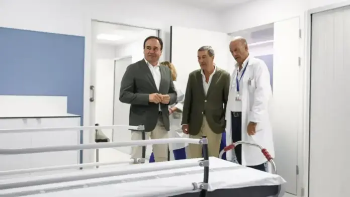 Pérez Llorca destaca la reforma i ampliació de l’àrea d’Urgències del Hospital Doctor Peset.