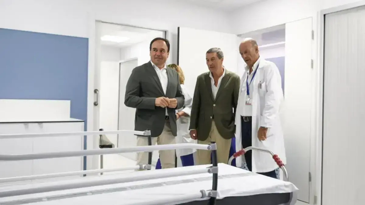 Pérez Llorca destaca la reforma i ampliació de l’àrea d’Urgències del Hospital Doctor Peset.