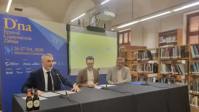 El secretari autonòmic de Turisme parlant sobre el D*na Festival i la gastronomia valenciana