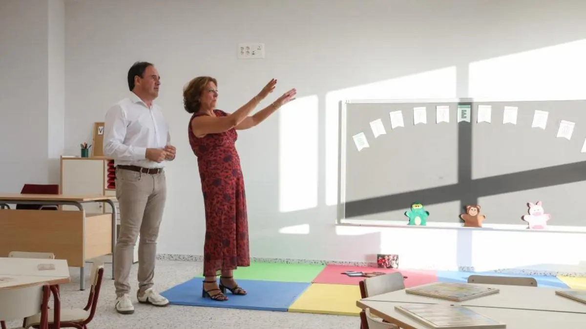 Pérez Llorca assenyala la tornada al col·lell amb més professors i recursos per a infraestructures educatives