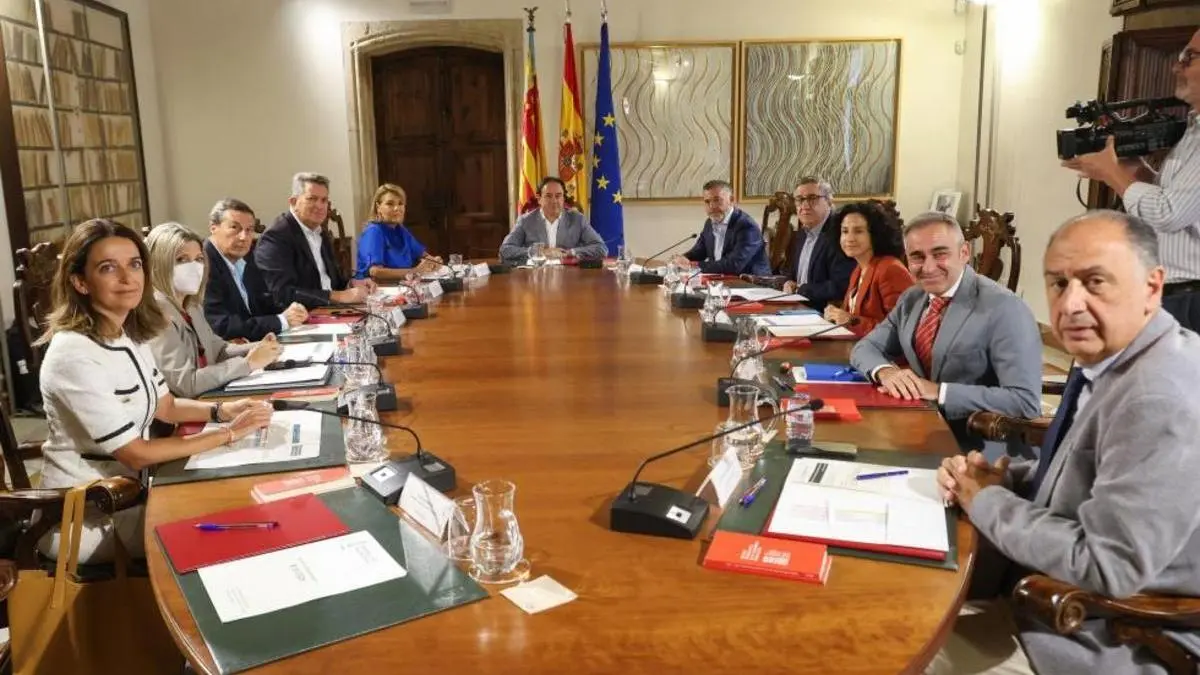 Pérez Llorca presideix el Ple extraordinari del Consell