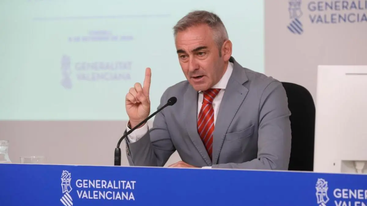 Representació del Consell ratificant un acord salarial docent per a l’educació pública valenciana.