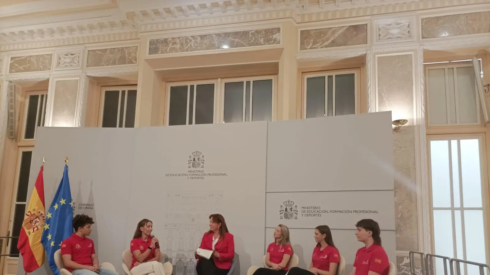 Grup d’estudiants vinculats a la Formació Professional valenciana amb destinació a WorldSkills Shanghái 2026