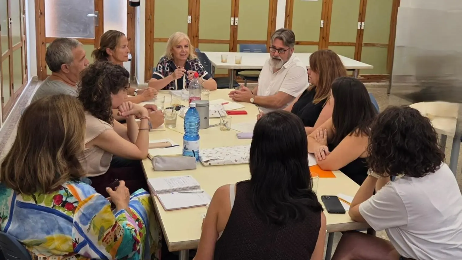 Representants de l’IVASS coordinant amb equips professionals a Castelló per millorar l’atenció individualitzada