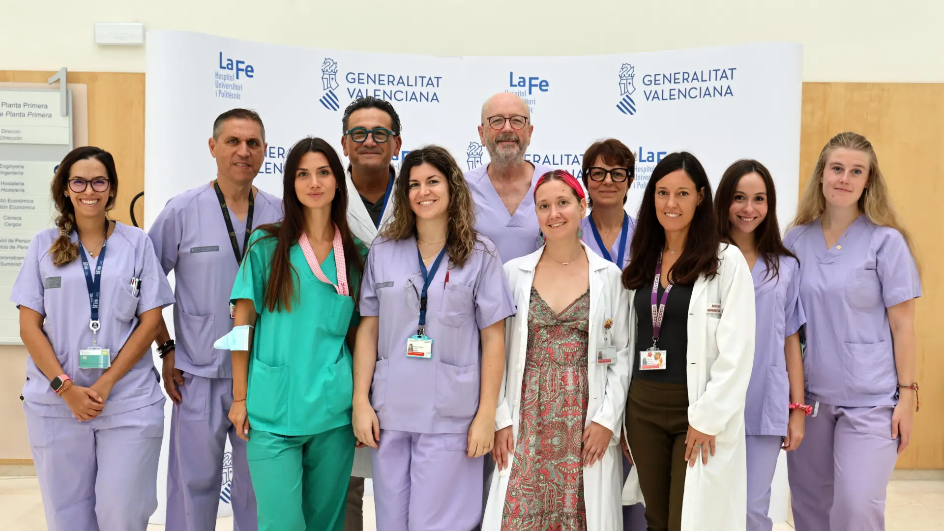 Exterior o entorn del Hospital La Fe vinculat al tractament mínimament invasiu de patologies respiratòries complexes.