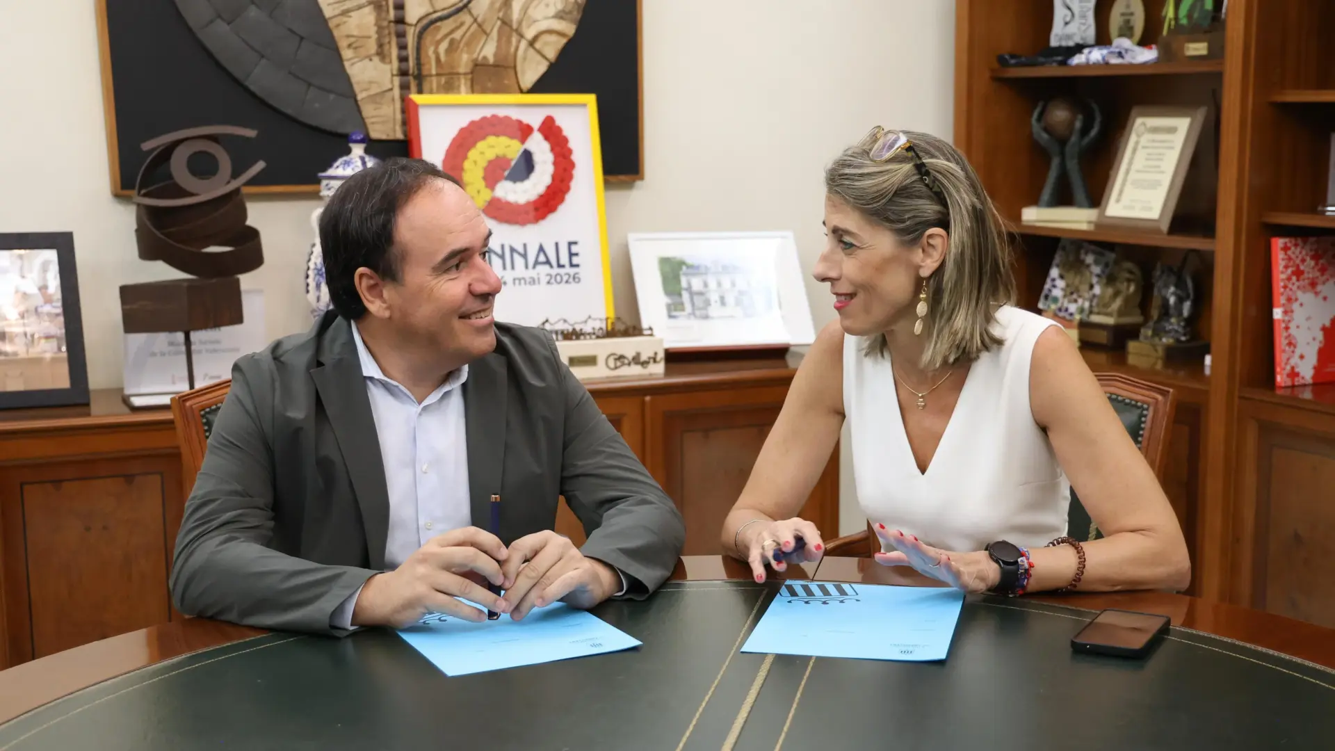 Pérez Llorca anuncia una inversió del Consell per posar en marxa el Teatre Chapí de Crevillent.