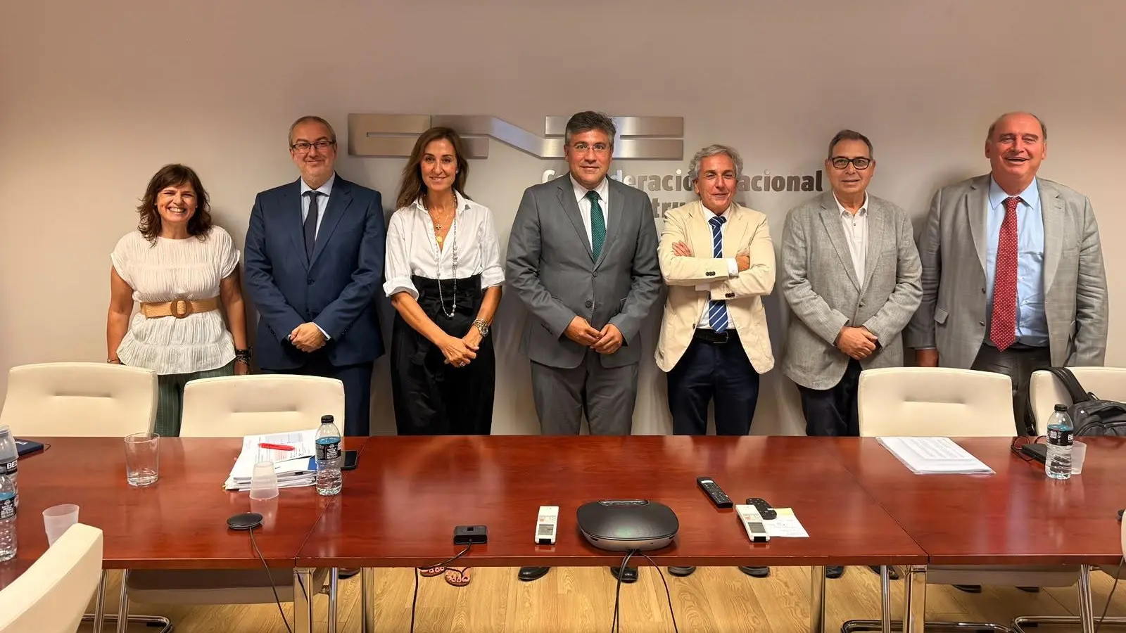 Representació de la Generalitat i una sol·licitud per a la construcció d’infraestructures de prevenció de riuades.