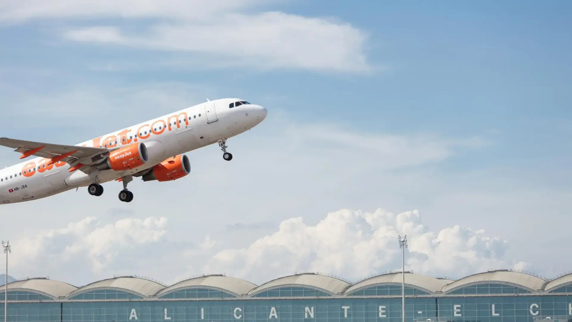 Marián Cano reclama l’ampliació immediata dels aeroports de la Comunitat Valenciana.