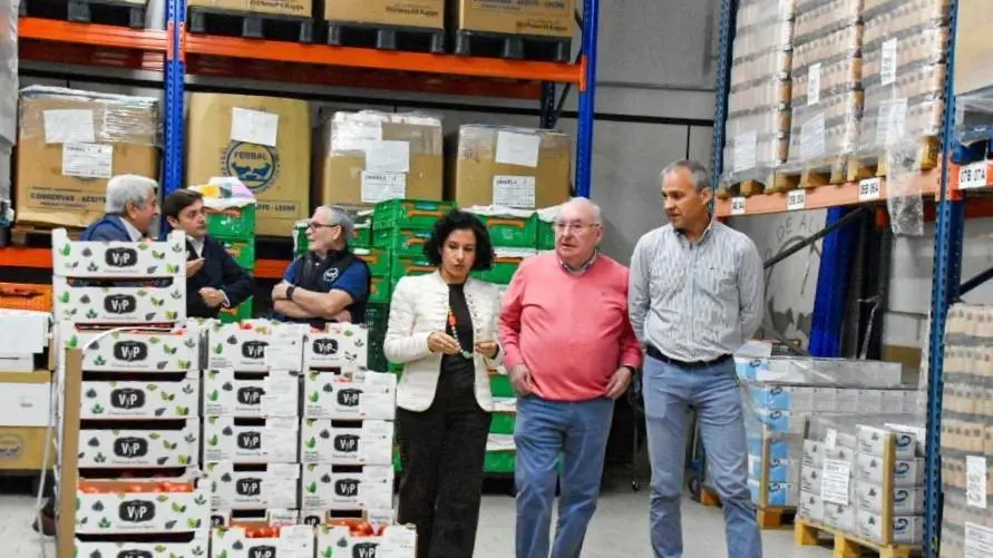 Un equip de Serveis Socials treballa en un projecte comunitari d’inclusió social.