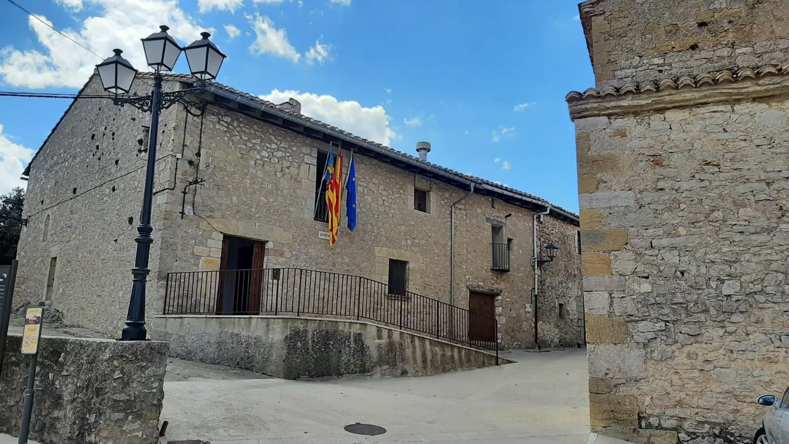 Funcionaris interins seleccionats per la Generalitat per a la borsa de treball que atén ajuntaments i entitats locals.