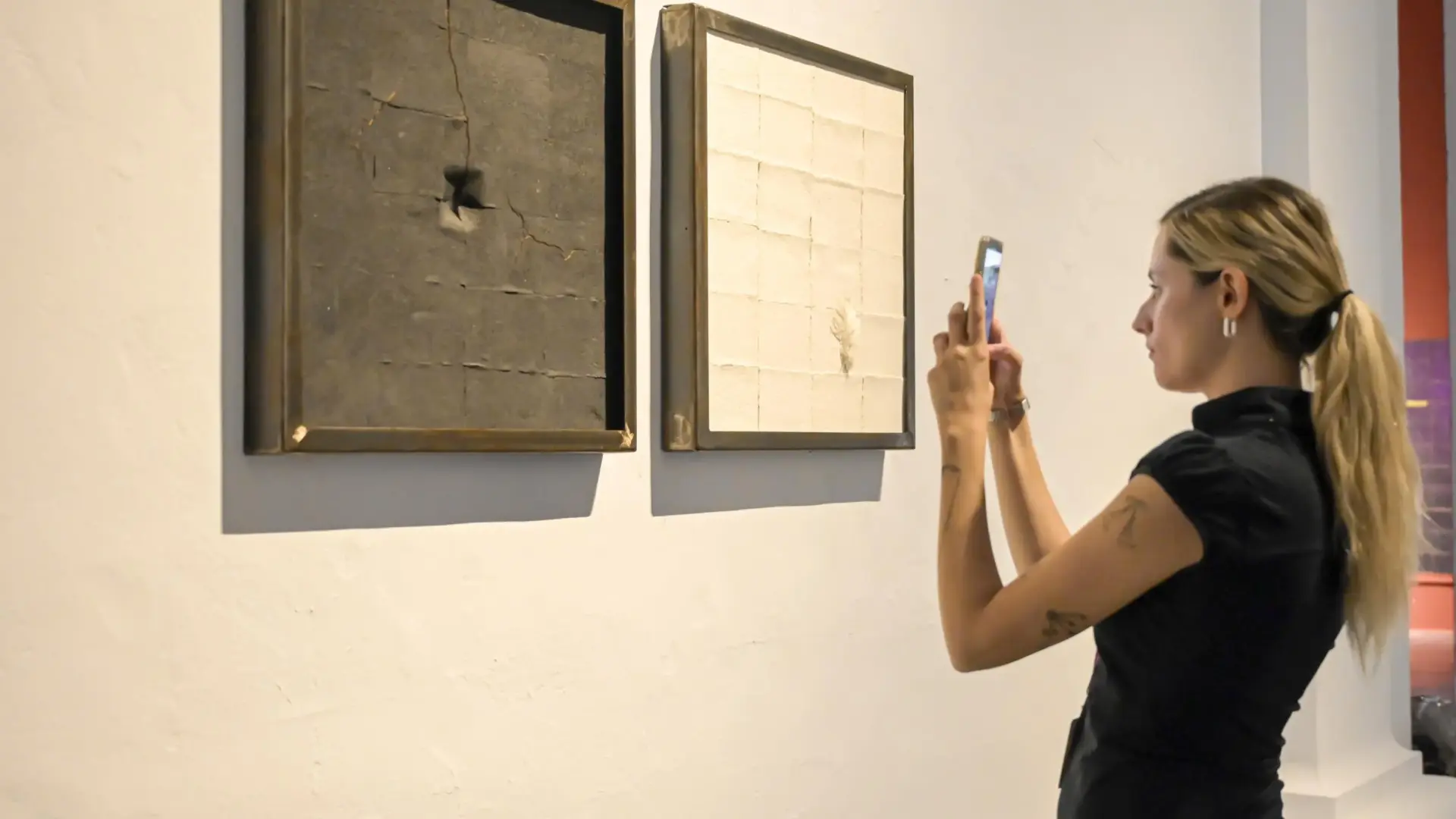 Exposició al Centre del Carme sobre la trajectòria de Pepa L. Poquet i la construcció de la imatge.