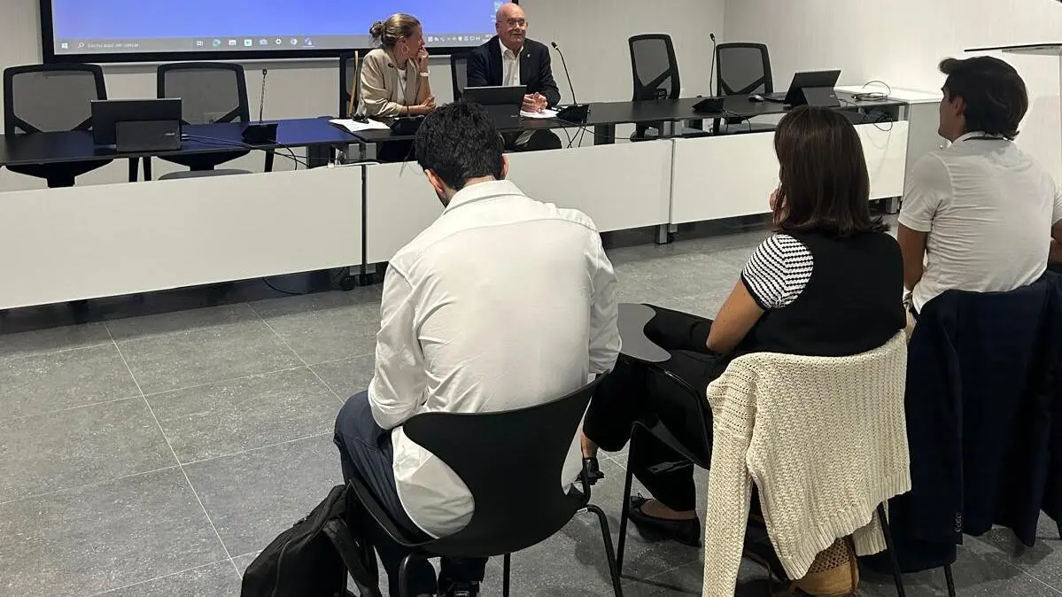 Cotxe compartit a Castelló per facilitar els desplaçaments de la comunitat universitària.