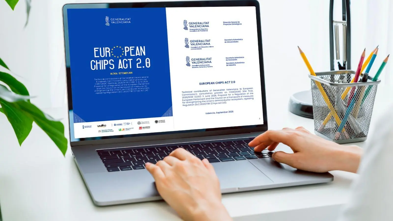 Representació de la Generalitat parlant sobre formació d’enginyers i atracció de talent per a inversions en xips