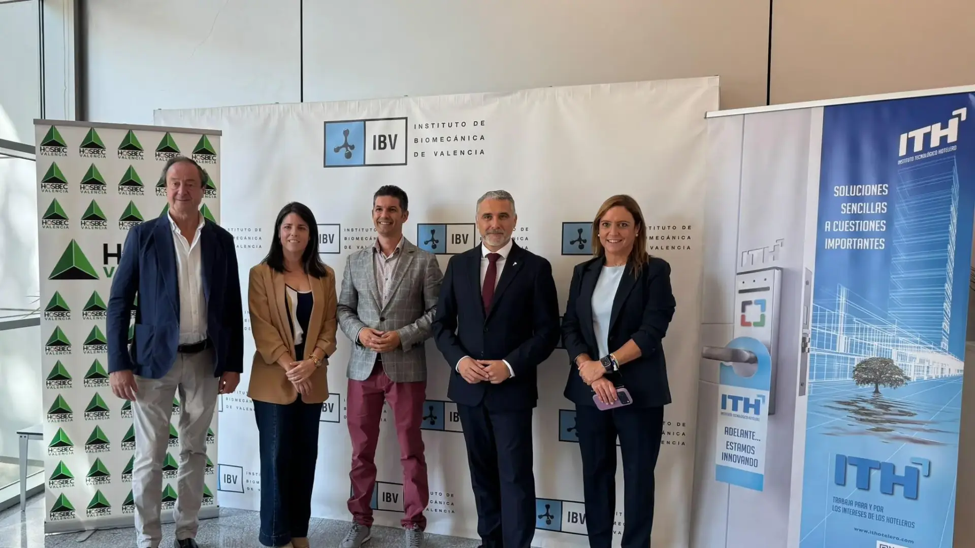 Secretari autonòmic de Turisme durant una intervenció sobre un turisme competitiu, sostenible i centrat en les persones.