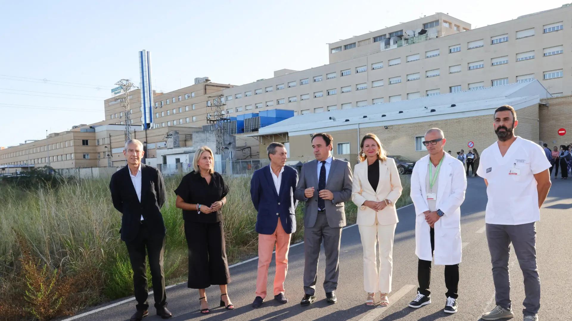 Home en rodes de premsa parla sobre el nou hospital de Castelló