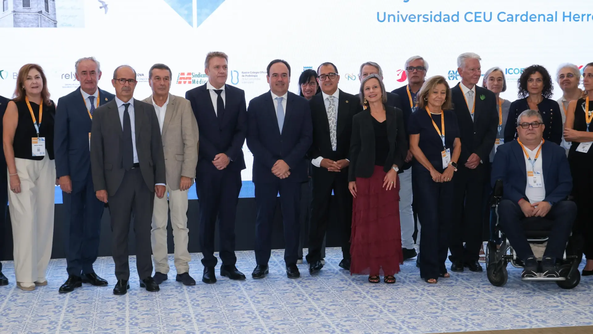 Pérez Llorca en un acte, defensant la detecció precoç d’enfermetats com l’Alzheimer.