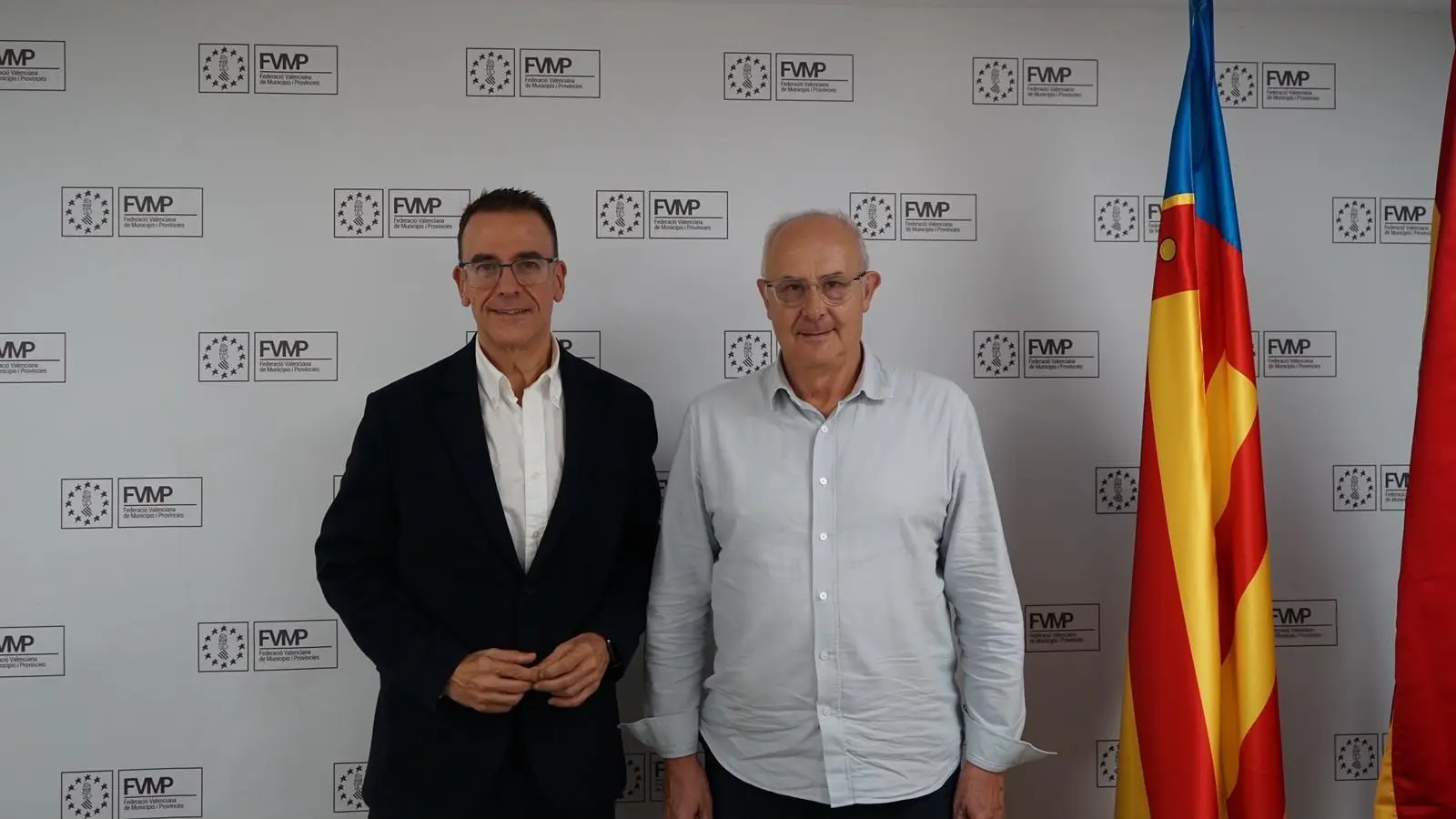Representants de la Generalitat i la FVMP en un acte de col·laboració per impulsar l’ús del valencià.