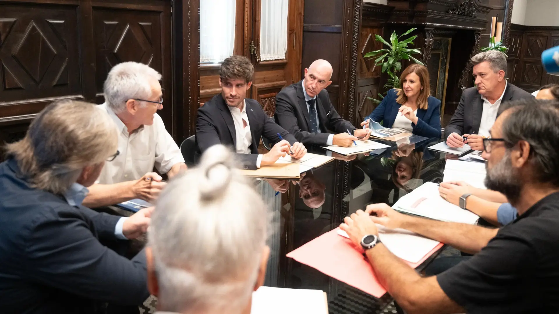 Treballs de recuperació postincendi a El Saler, amb participació de la Generalitat i l’Ajuntament de València.