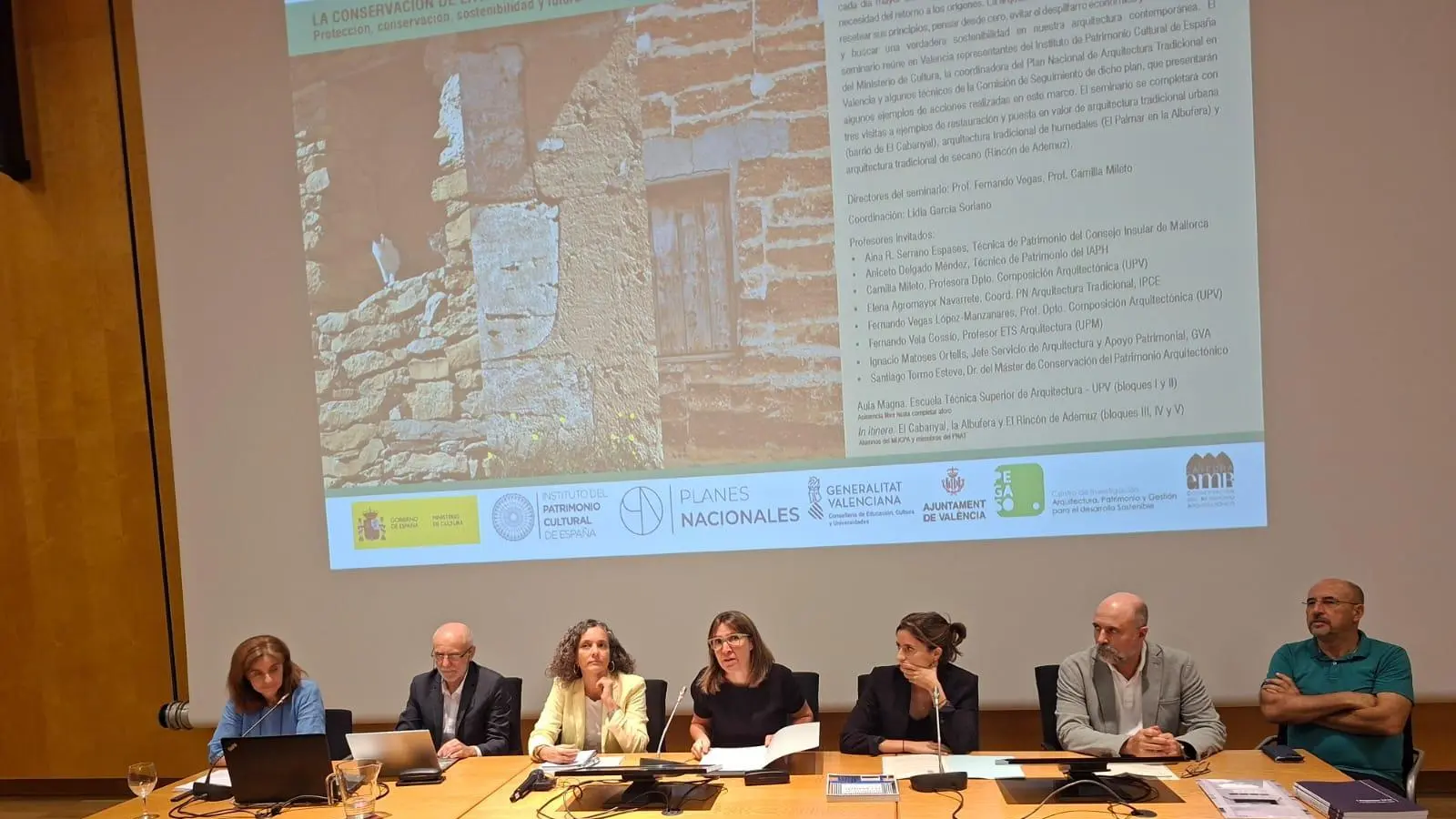Representants de la Generalitat en un seminari sobre arquitectura tradicional a la UPV.