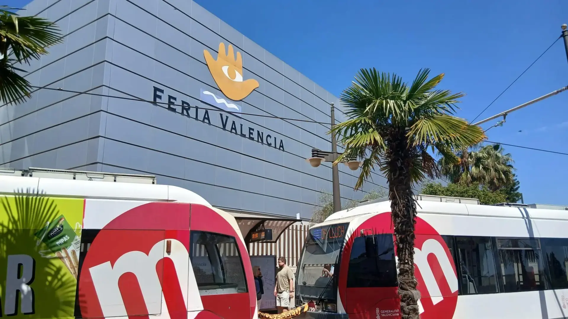 Exterior de la Fira València, relacionat amb Iberflora i Eurobico i serveis especials de Metrovalencia