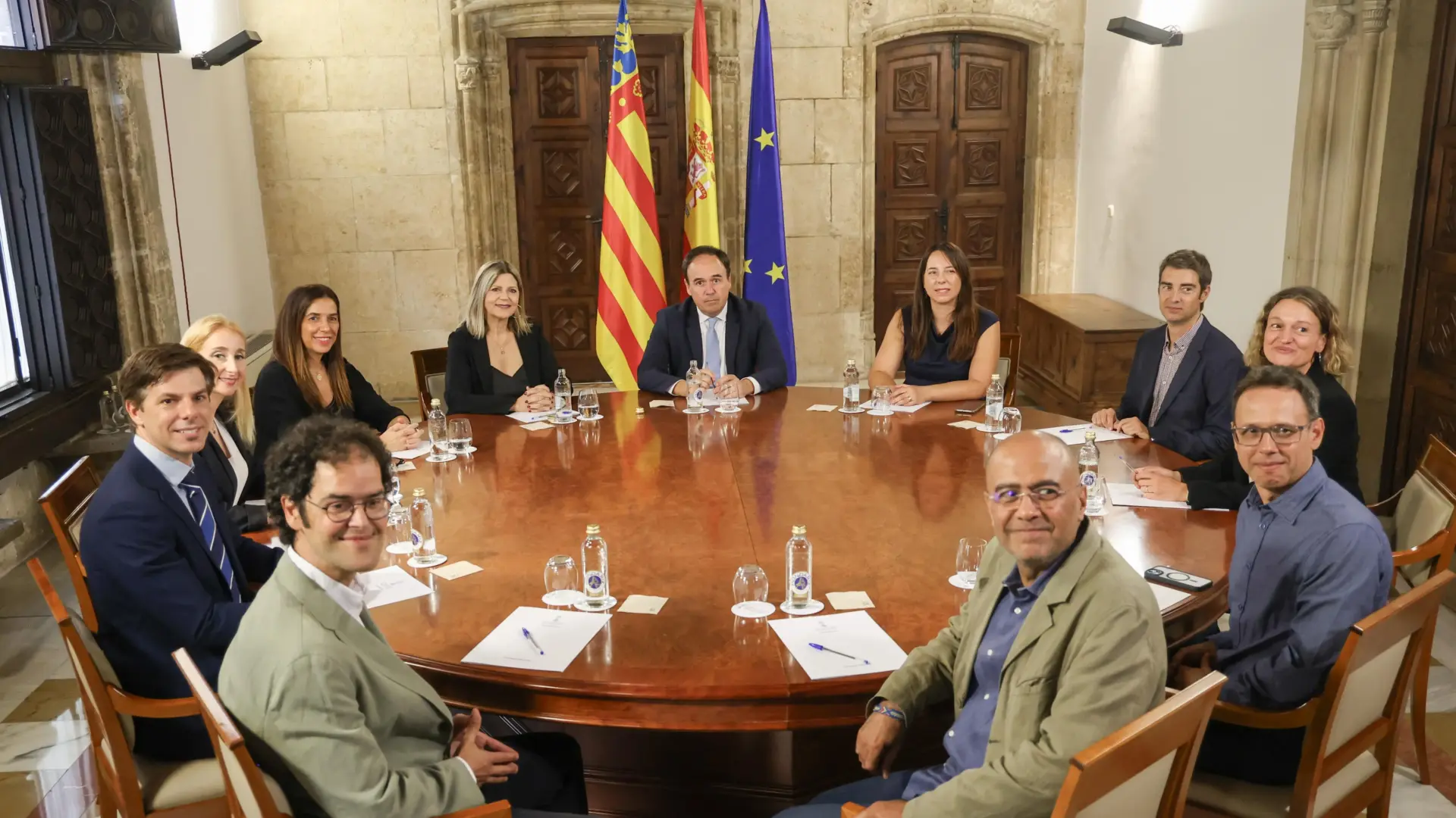 Pérez Llorca dona la benvinguda als investigadors distingits ValER al sistema valencià de Ciència i Investigació.