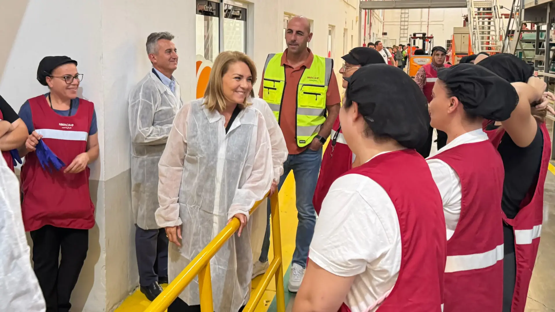 Persona parlant en un acte sobre el cooperativisme i la cohesió territorial a la Comunitat Valenciana