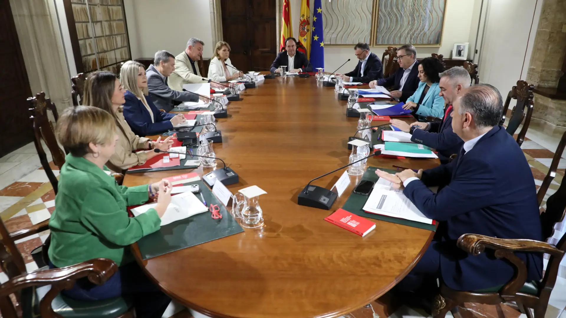 Pérez Llorca presidix una reunió del Consell.